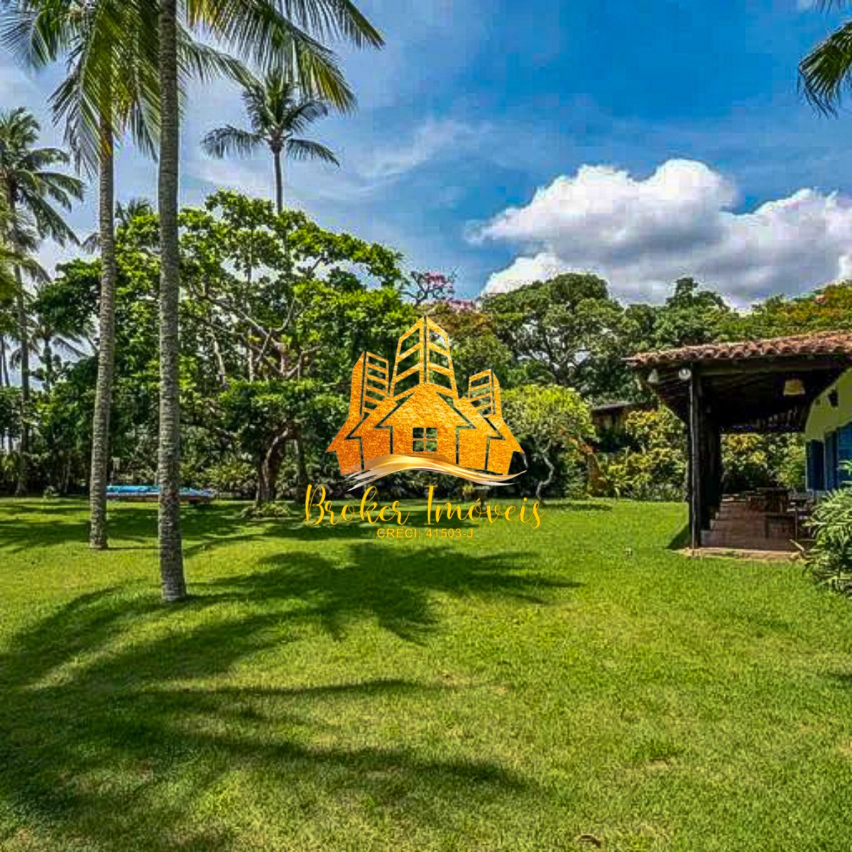Propriedade pé na areia em ilhabela