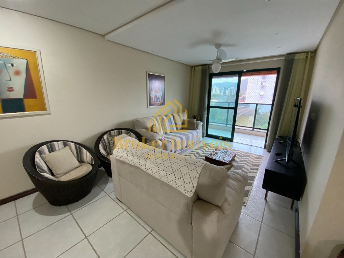 Lindo apartamento bem amplo na melhor localização entre a pr