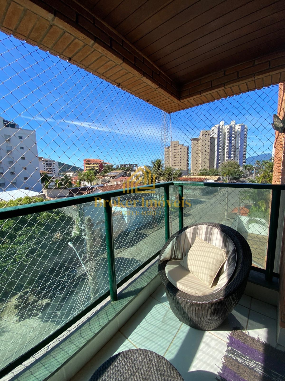 Lindo apartamento bem amplo na melhor localização entre a pr