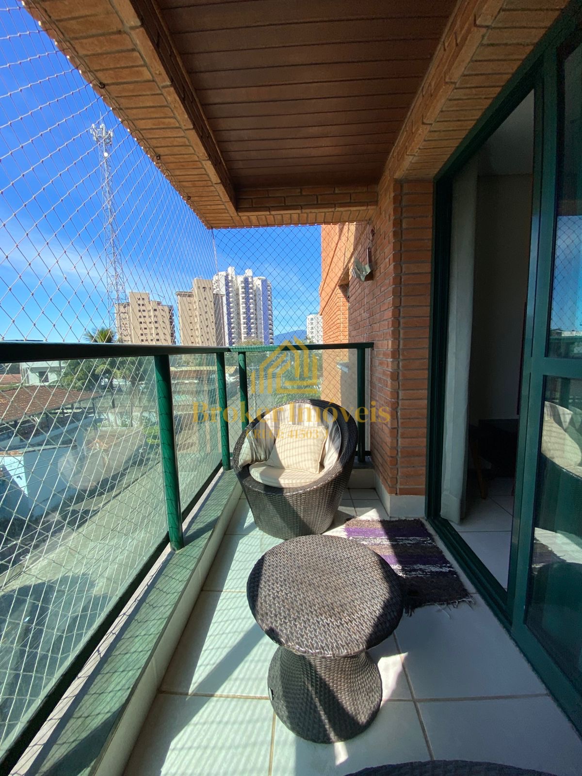 Lindo apartamento bem amplo na melhor localização entre a pr