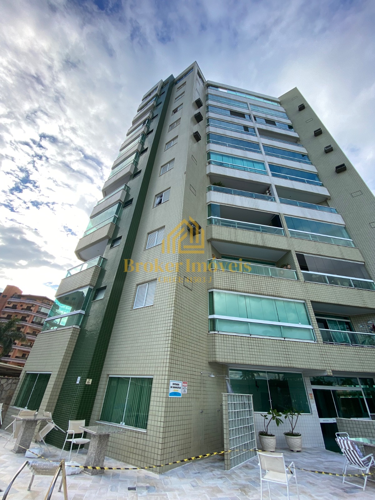 Apartamento no indaiá Frente mar no condomínio Atlântico Norte No Indaiá
