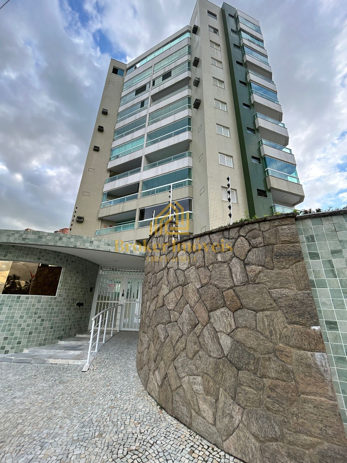 Apartamento no indaiá Frente mar no condomínio Atlântico Norte No Indaiá