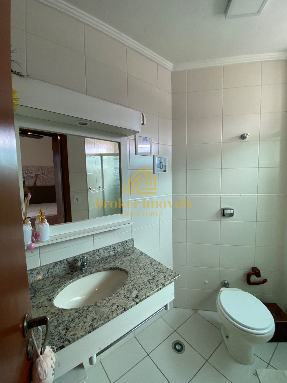 Apartamento no indaiá Frente mar no condomínio Atlântico Norte No Indaiá