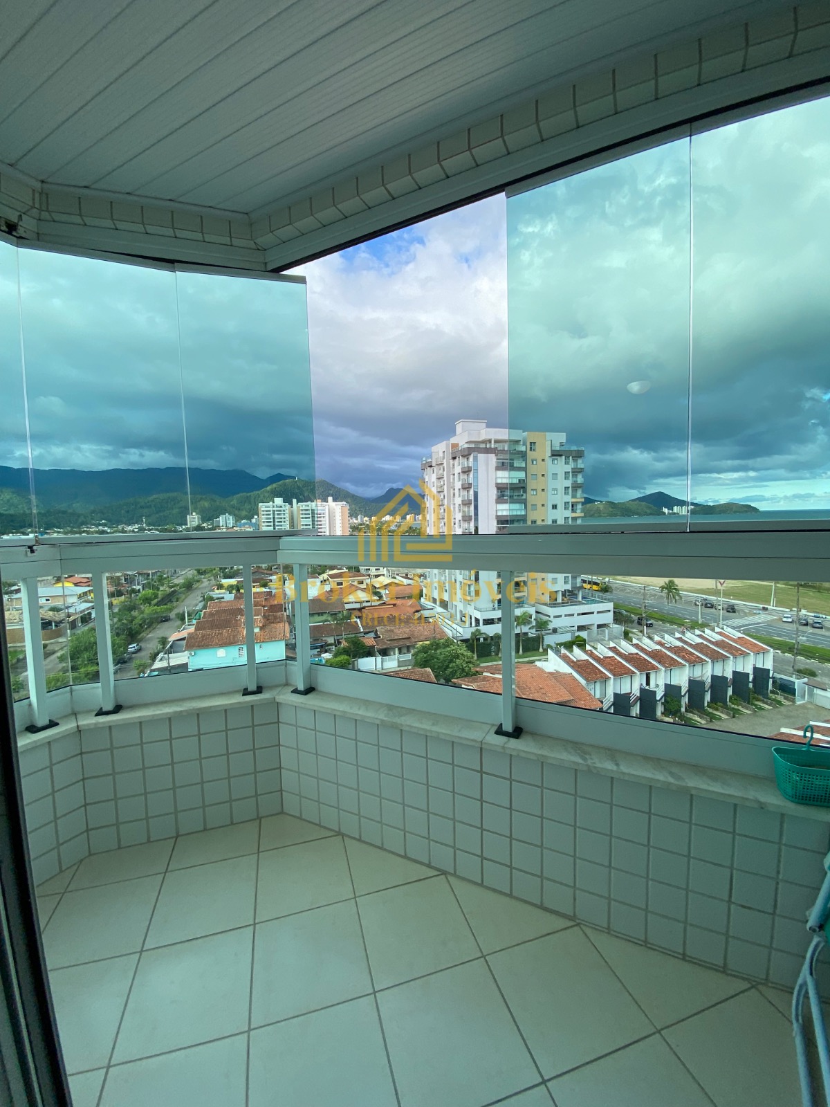 Apartamento no indaiá Frente mar no condomínio Atlântico Norte No Indaiá