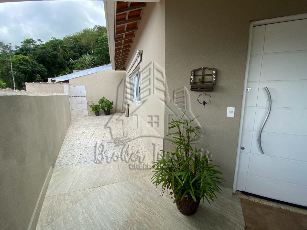 Oportunidade de casa ampla bem pertinho do centro da cidade 