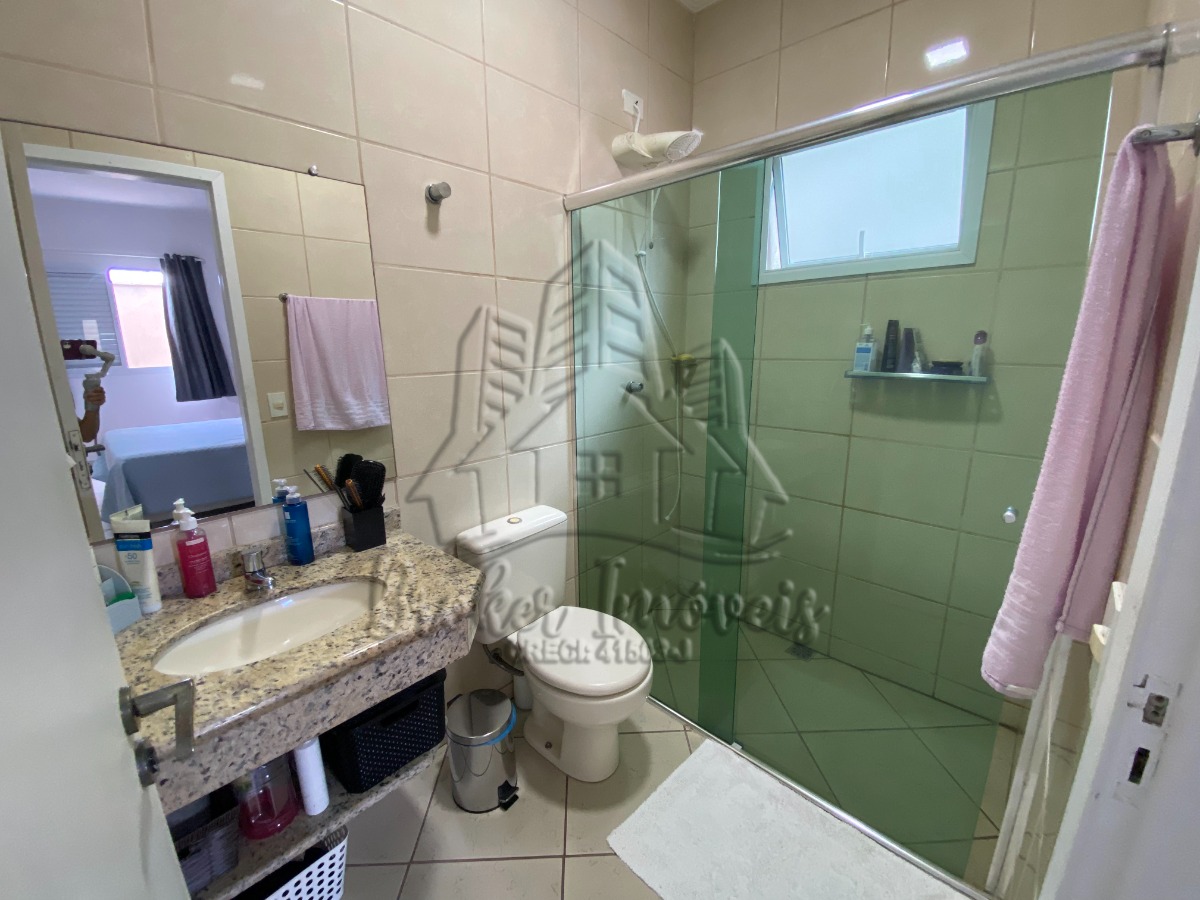 Oportunidade de casa ampla bem pertinho do centro da cidade de Caraguatatuba, com 2 kitnets