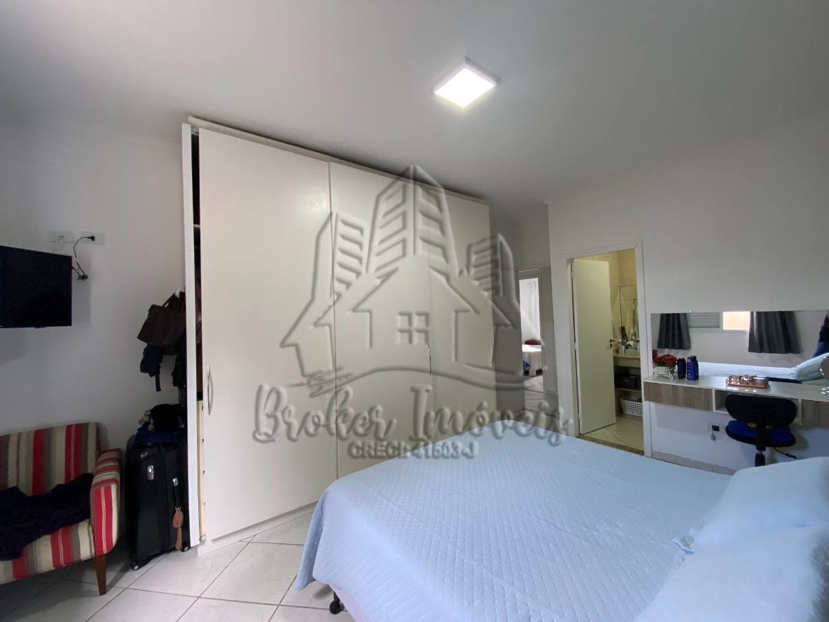 Oportunidade de casa ampla bem pertinho do centro da cidade de Caraguatatuba, com 2 kitnets
