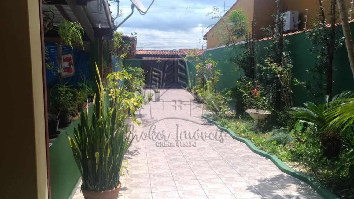 SOBRADO AMPLO COM 2 dormitórios, varanda e edícula no Morro do Algodão.