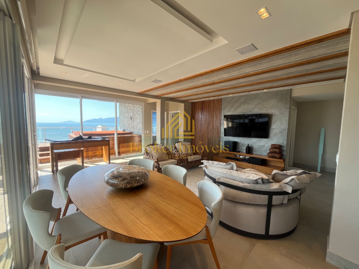 Cobertura de alto padrão com vista deslumbrante para o mar e