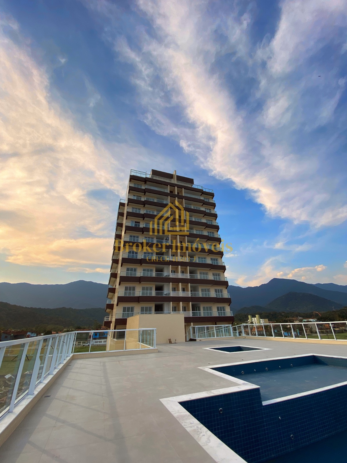 Apartamento Sofisticado com vista para o mar no Edifício Mar a Vista, Massaguaçu